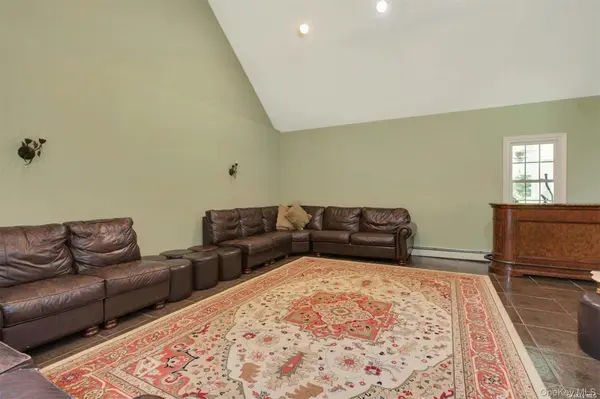 18 Addison LN, Greenvale, NY 11548