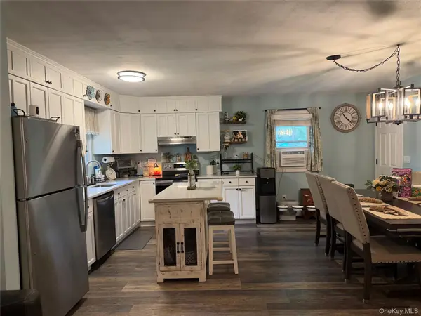 59 Pennant DR, Mastic Beach, NY 11951