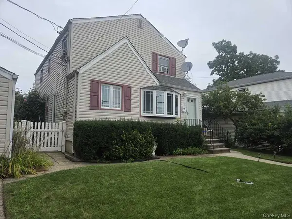 89 Winter ST #2, Lynbrook, NY 11563