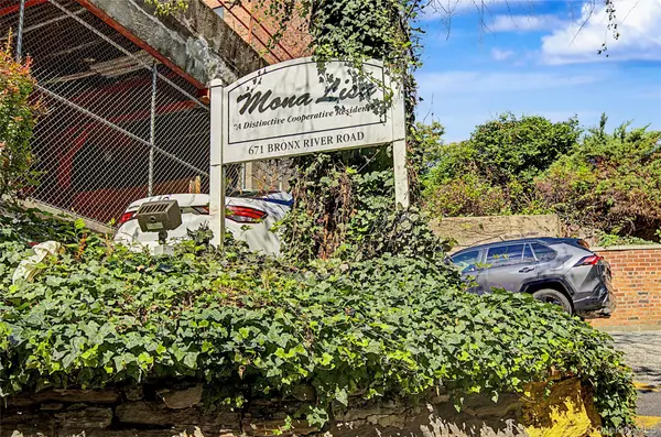 671 Bronx River RD #6k, Yonkers, NY 10704