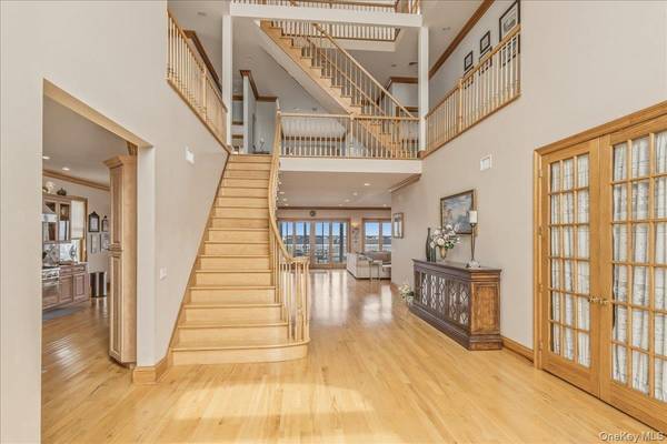 672 Dune RD, Westhampton Beach, NY 11978