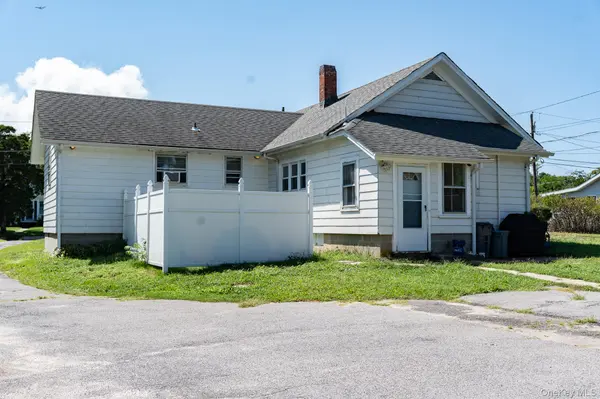 1405 Bay AVE, Mattituck, NY 11952