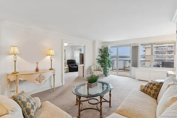 17-85 215th ST #15M, Bayside, NY 11360