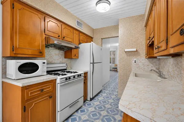153-34 Booth Memorial AVE, Flushing, NY 11355