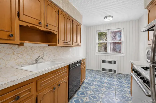 153-34 Booth Memorial AVE, Flushing, NY 11355