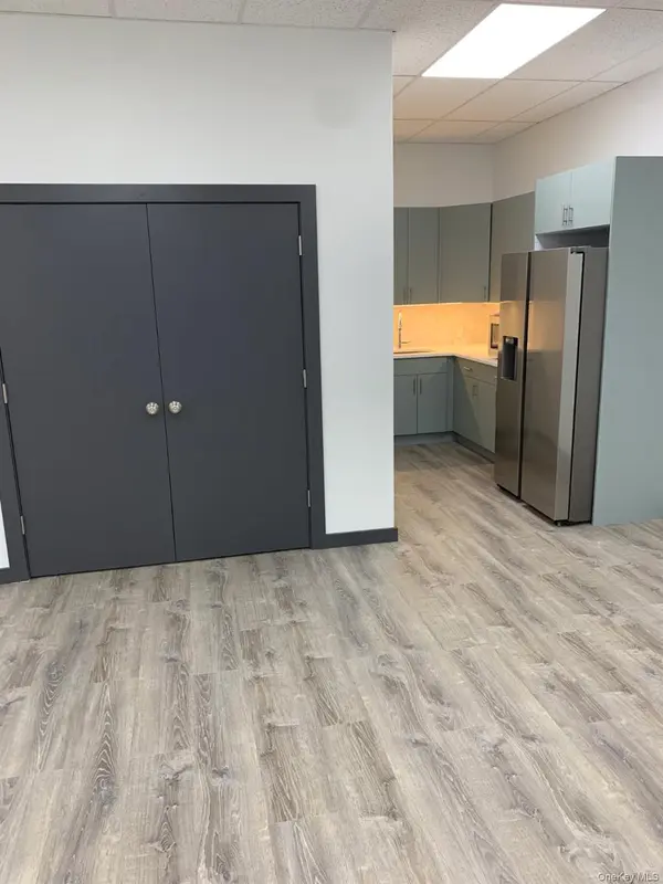 359 Saint Nicholas AVE #2R, Ridgewood, NY 11385