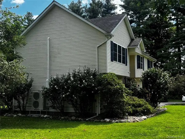 59 Gillespie ST, Pine Bush, NY 12566