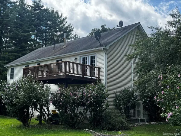 59 Gillespie ST, Pine Bush, NY 12566