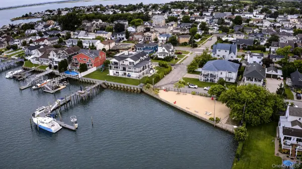 1 North DR, Baldwin Harbor, NY 11510