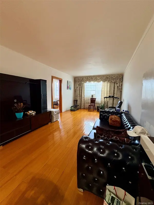 64-41 Saunders ST #605, Rego Park, NY 11374