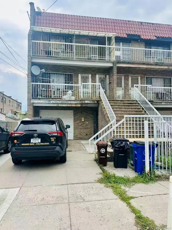 3-11 126th ST #2nd Fl, College Point, NY 11356