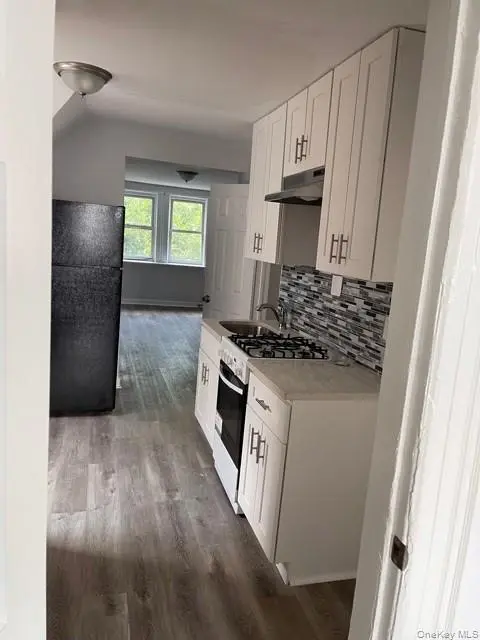 51-12 94th ST #3rd FL, Elmhurst, NY 11373