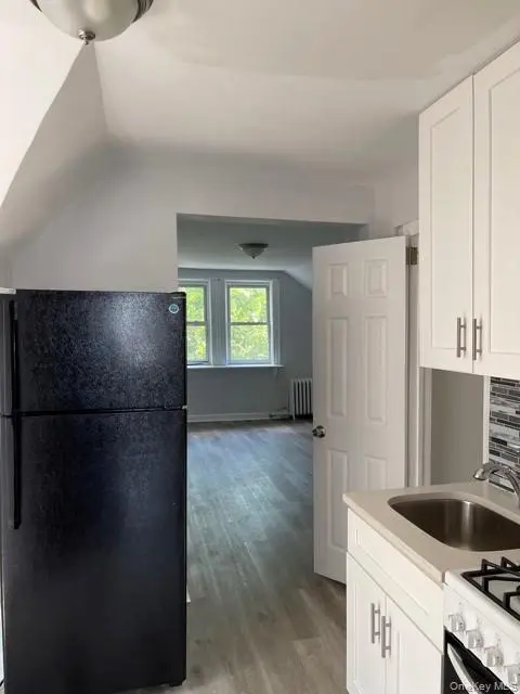 51-12 94th ST #3rd FL, Elmhurst, NY 11373
