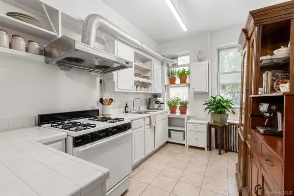 1822 Putnam AVE, Ridgewood, NY 11385