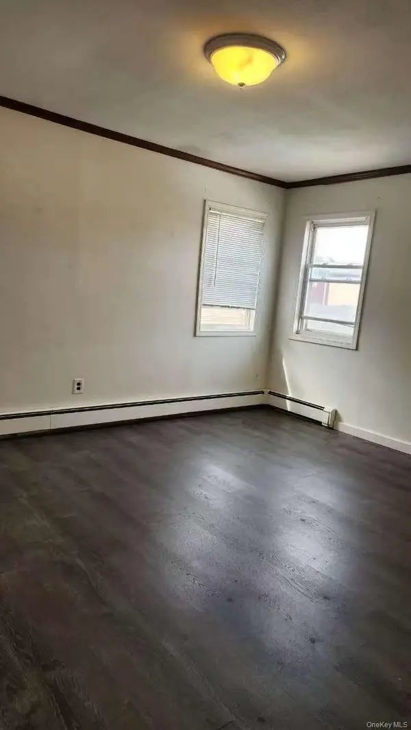 18-08 Murray St 2fl, Whitestone, NY 11357