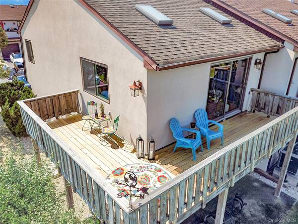 1 Anchorage Way #702, Freeport, NY 11520