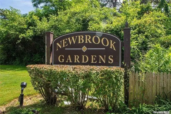 99 Newbrook Lane #99, Bay Shore, NY 11706