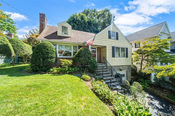 93 Avenue C, Port Washington, NY 11050