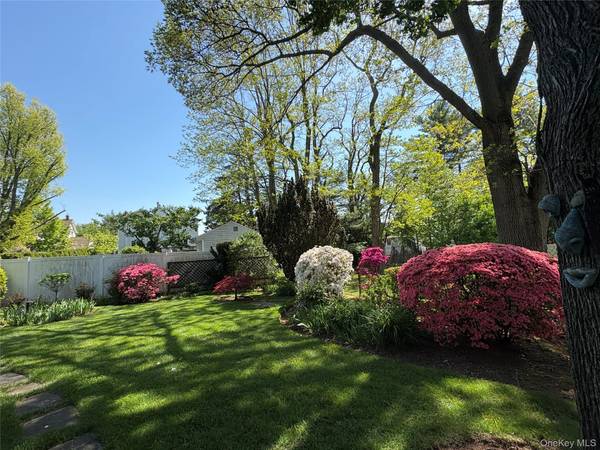 93 Avenue C, Port Washington, NY 11050