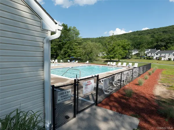 402 Mountain Laurel DR, Monroe, NY 10950