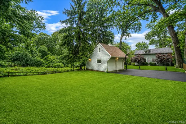 7 Dickerson AVE, Stony Brook, NY 11790