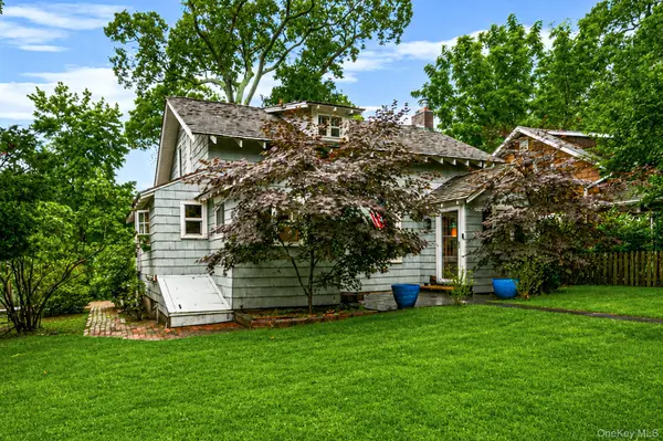 7 Dickerson AVE, Stony Brook, NY 11790