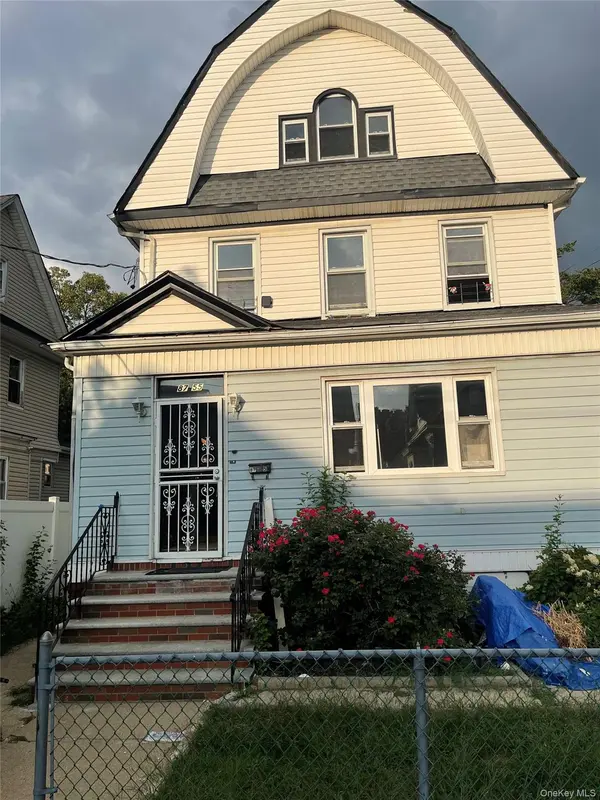 8755 114th ST #2nd fl, Richmond Hill, NY 11418