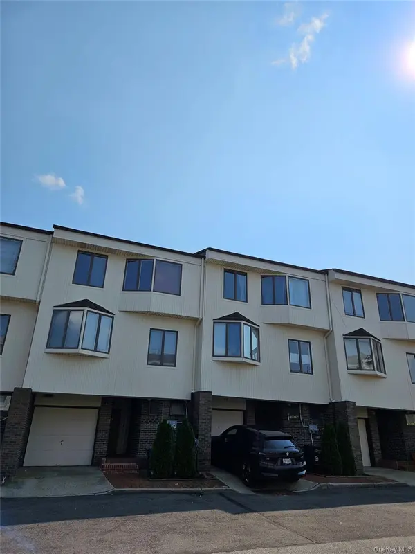 12024 Riviera CT #24B, College Point, NY 11356