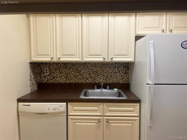 725 Miller AVE ##123, Freeport, NY 11520