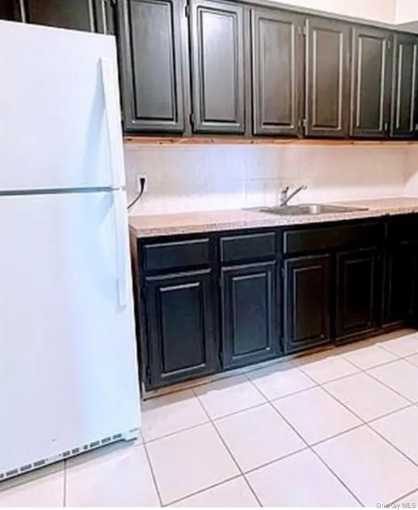66-78 69th ST, Middle Village, NY 11379