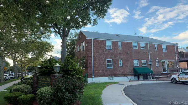 74-15 255th #B-2, Glen Oaks, NY 11004