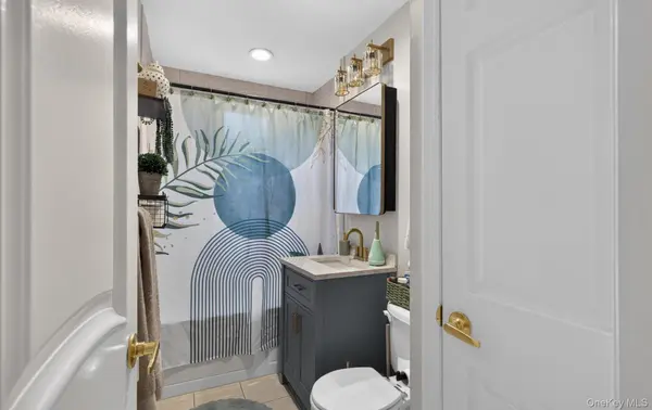 36 Cathedral AVE #4F, Hempstead, NY 11550
