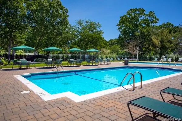 4003 Townhouse DR #4003, Coram, NY 11727