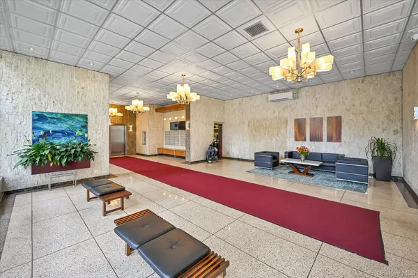 15038 Union TPKE #8C, Flushing, NY 11367