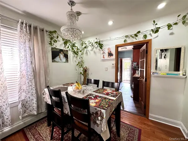 25-18 82nd ST, Jackson Heights, NY 11370