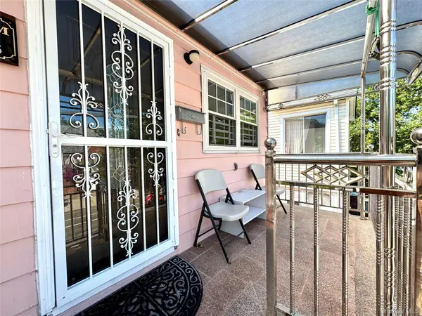 25-18 82nd ST, Jackson Heights, NY 11370