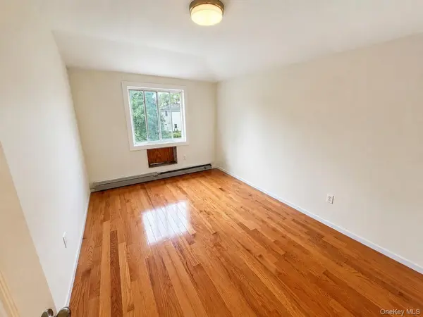 16221 N Conduit AVE, Jamaica, NY 11434
