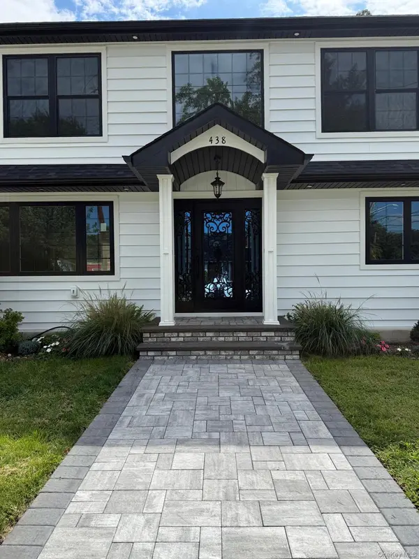 438 Von Elm AVE, East Meadow, NY 11554