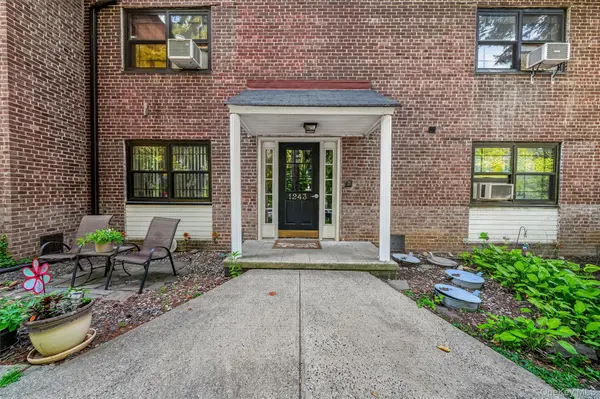 1243 California RD #2R, Eastchester, NY 10709
