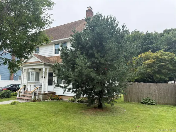 24 Washington AVE, Amityville, NY 11701