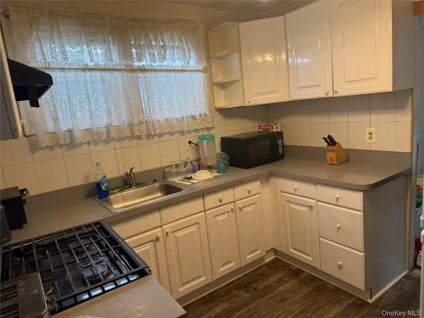 24 Washington AVE, Amityville, NY 11701