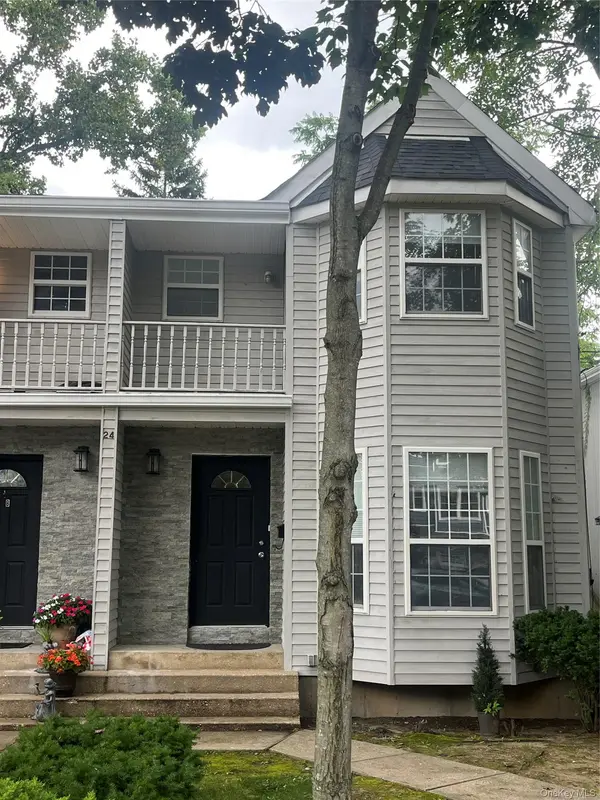24 Kirkwood RD #A, Port Washington, NY 11050