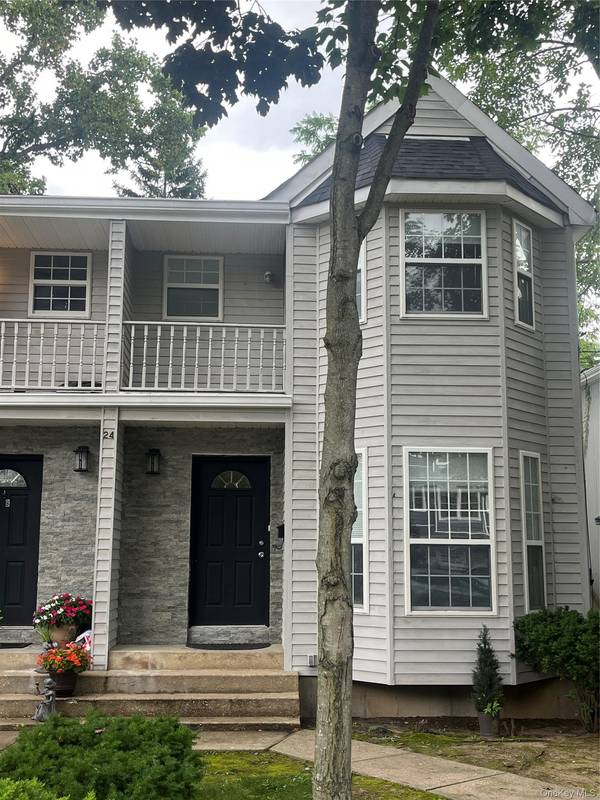 24 Kirkwood RD #A, Port Washington, NY 11050