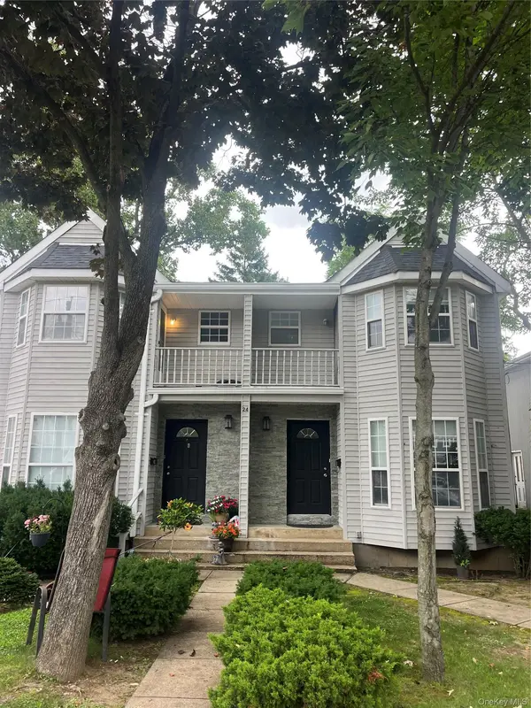 24 Kirkwood RD #A, Port Washington, NY 11050