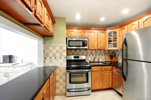 828 Pelhamdale AVE #2P, New Rochelle, NY 10801