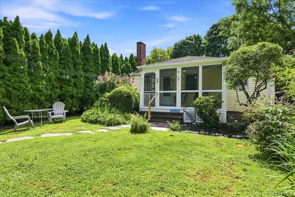 400 Orchard ST, New Suffolk, NY 11956