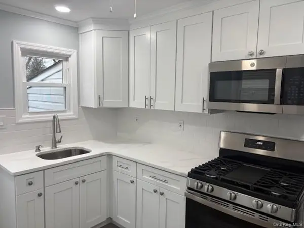 842 N Wellwood AVE, Lindenhurst, NY 11757