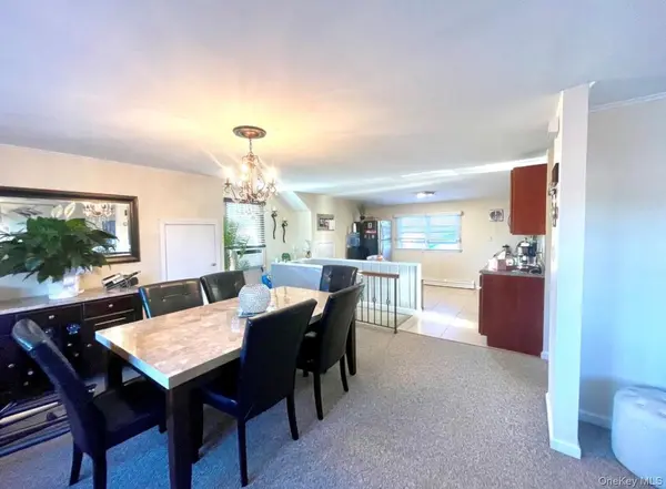222 Centre AVE, Lindenhurst, NY 11757