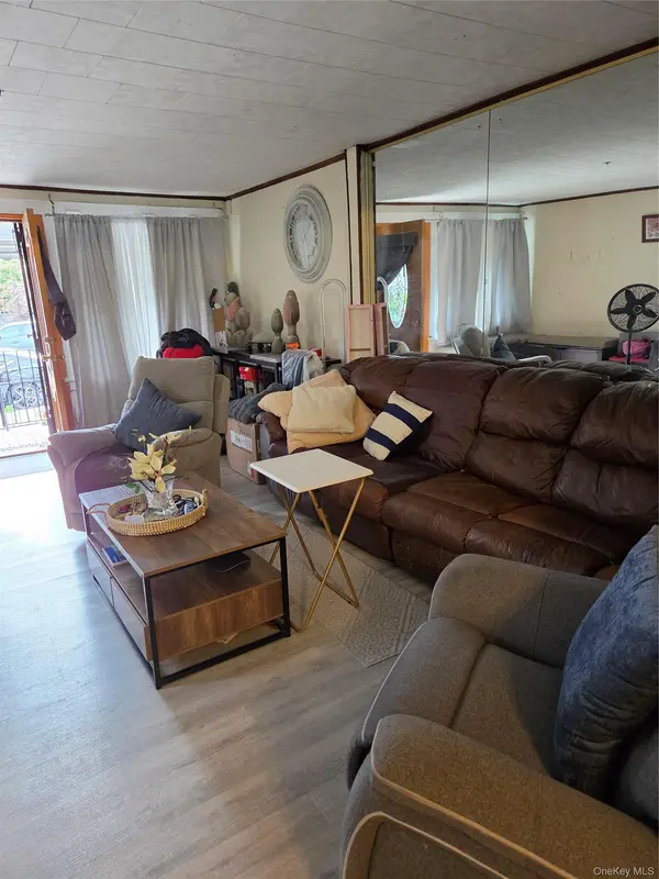 88-47 201st ST, Hollis, NY 11423