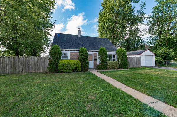 2528 Marshall AVE, Bellmore, NY 11710